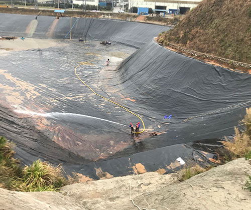 龙马潭废水池清理
