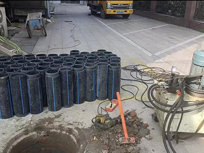 龙马潭PE置换管厂家 DN315置换管 非开挖管短管置换