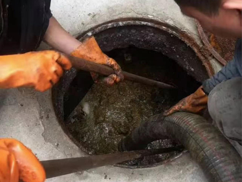 龙马潭清理化粪池时如何避免沼气的危害?